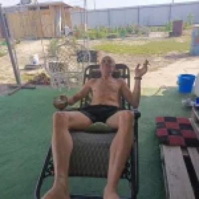 8379599-large-review-kreslo-shezlongfb.webp